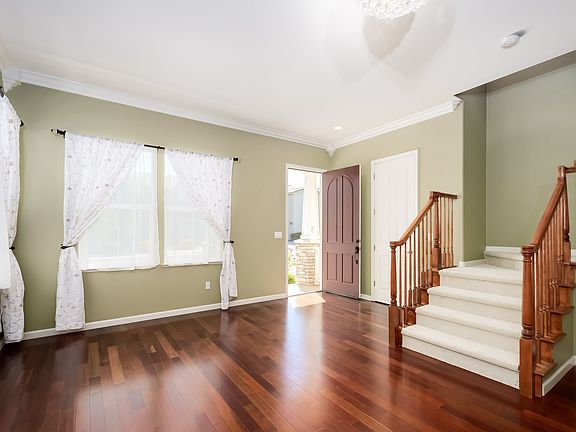 4th image of 133 Nanterre St