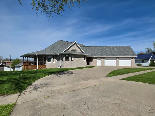 811 N Main St, Chariton, IA 50049