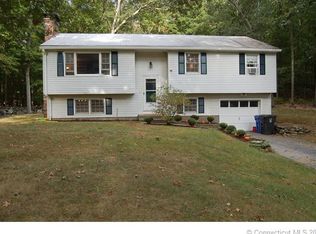 89 Arrowhead Dr, Griswold, CT 06351