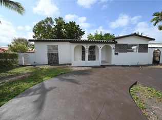 10000 SW 4th St, Sweetwater, FL 33174