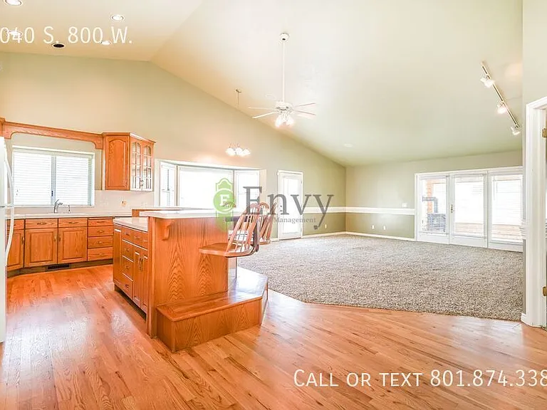 1040 S 800 W — Photo 9