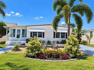 942 Cayman W, Venice, FL 34285