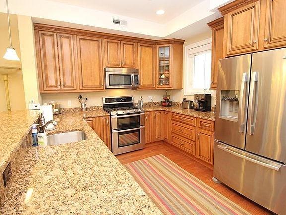 3rd image of 1805 Dogwood Cir #1805