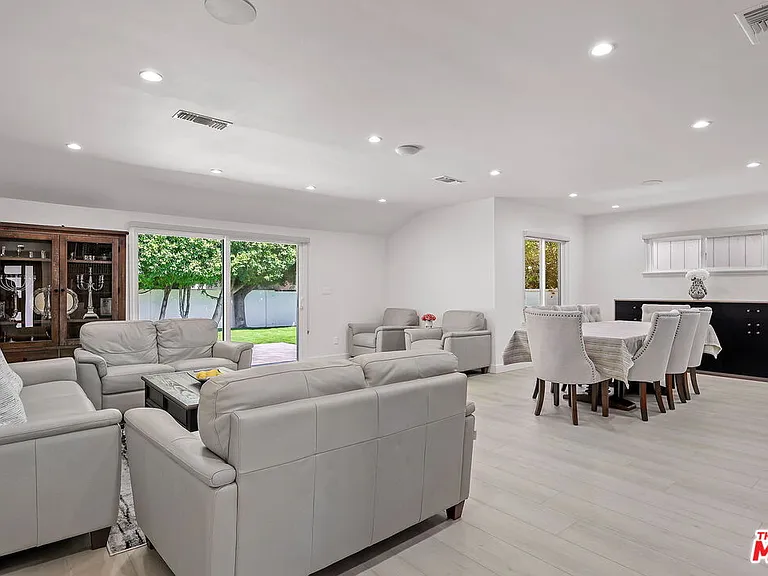 12849 Tiara St — Photo 5
