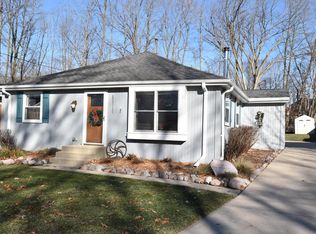 S69W17752 Forest Dr, Muskego, WI 53150