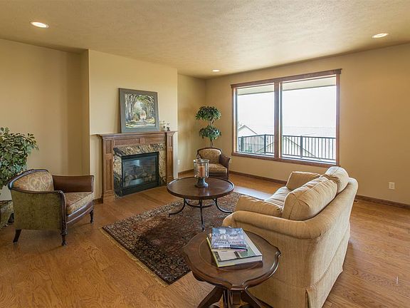 4th image of 8908 E Woodside Ln