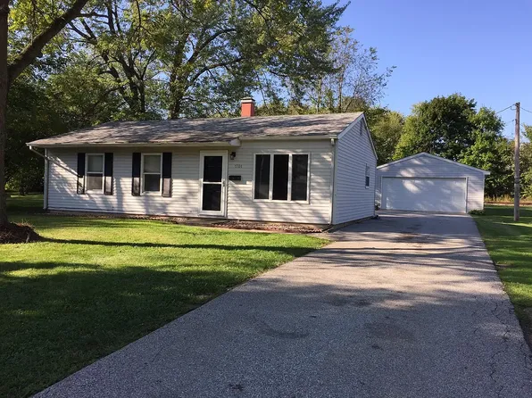 1701 Cedar St, Valparaiso, IN 46383
