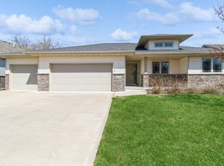 3323 Park Side Dr, Des Moines, IA 50317