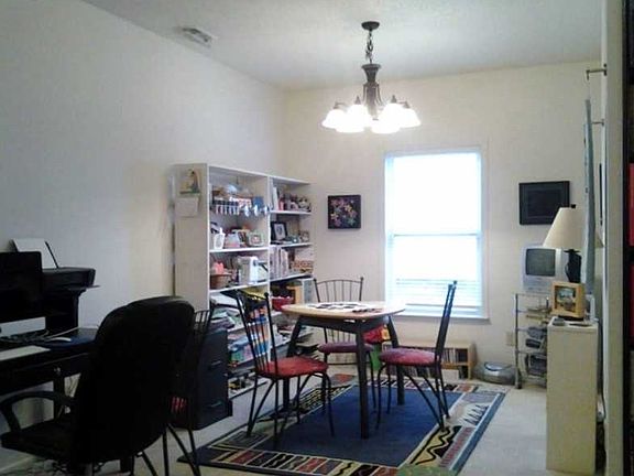 3rd image of 479 Parkview Dr