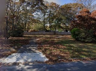 12 Strawberry Ln, Brookhaven, NY 11719