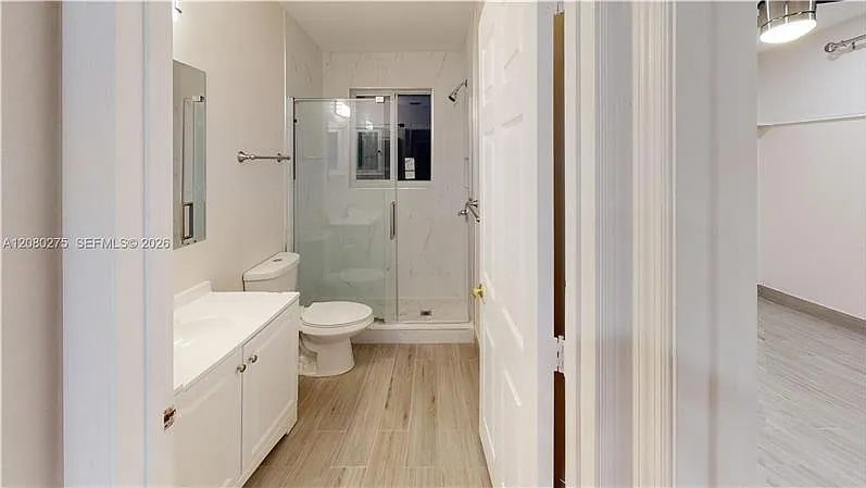 5 bed, 3.5 bath, 1923 sqft, $6,200 — Photo 3