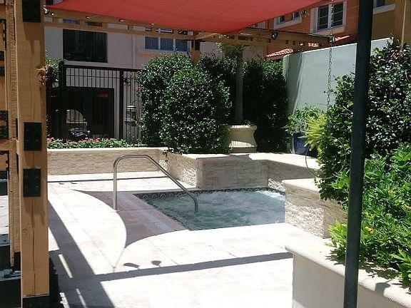 5th image of 100 4th Ave S APT 117