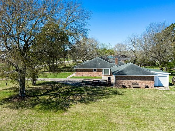 3rd image of 176 County Road 4865