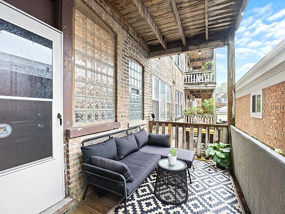 5th image of 3104 W Belle Plaine Ave #1