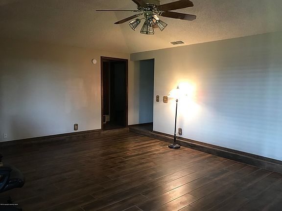 3rd image of 1050 Plains Dr