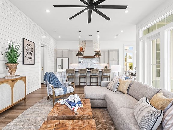 3rd image of 120 Lotus Ln