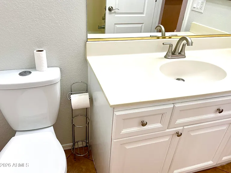 407 W Helena Dr — Photo 18