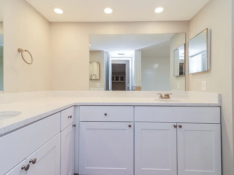 12909 Walnut Tree Ln — Photo 15