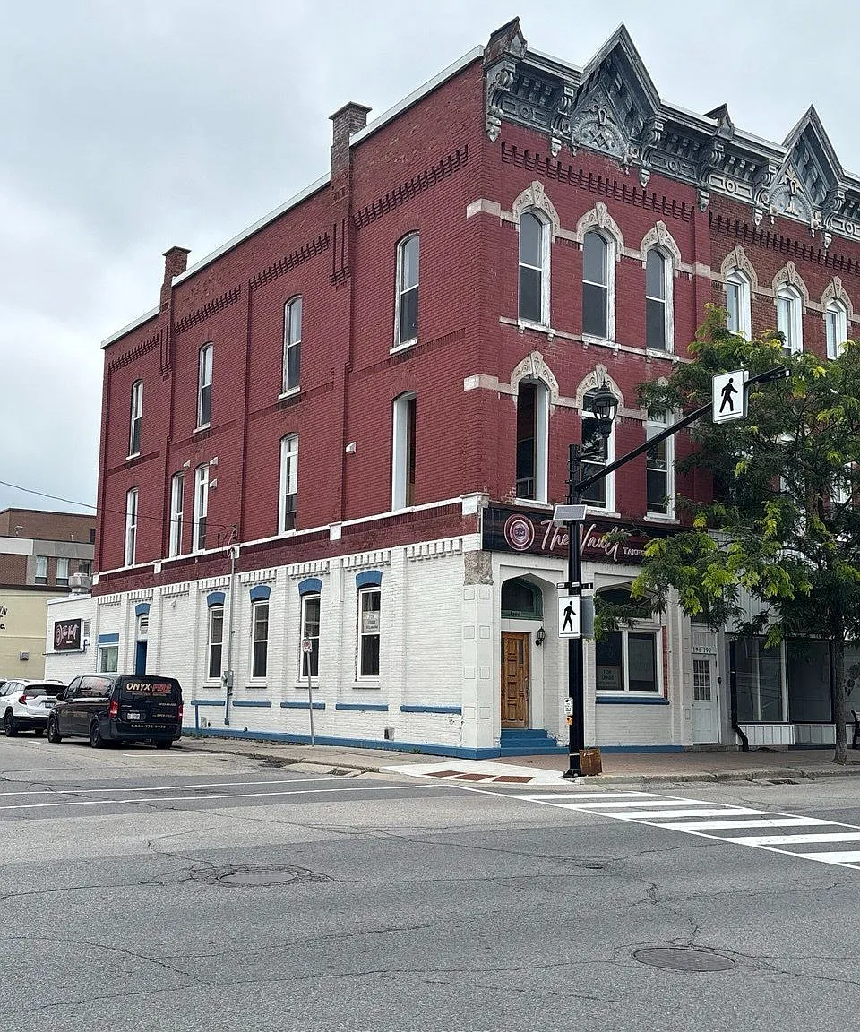 1 bed, $2,500 — Photo 2