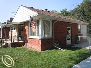 4th image of 20455 Roscommon St