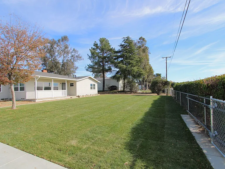 39670 Grand Ave — Photo 2