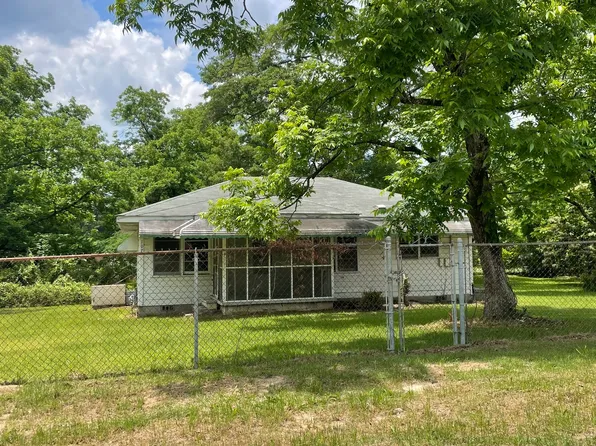 109 Weaver St, Gordon, GA 31031