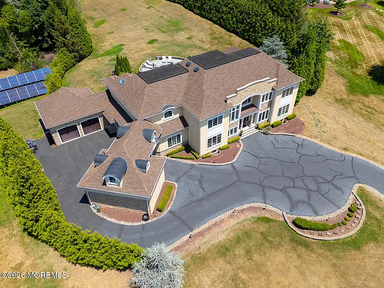 2 Hop Brook Ln — Photo 58