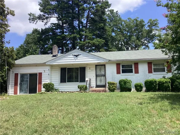 2017 Van Dorn St, Petersburg, VA 23805