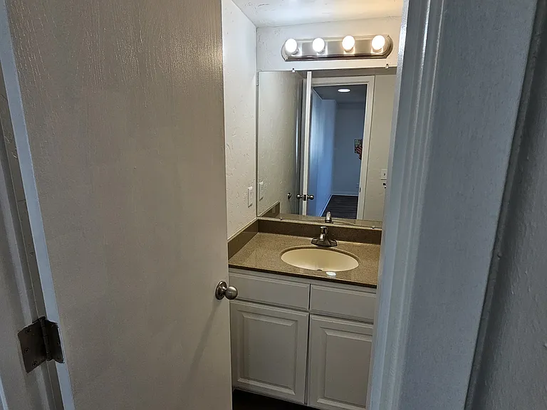 Main Street Residences — Photo 39