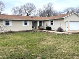 25667 Front St, Sterling, IL 61081
