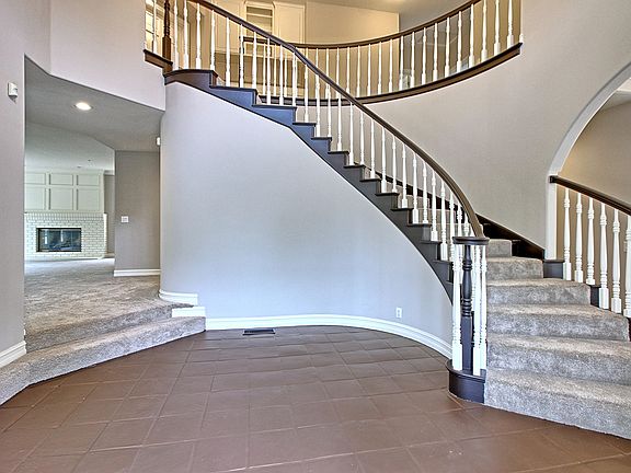 4th image of 486 Marymount Ct