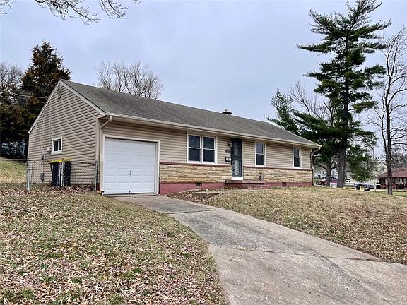 3rd image of 3839 E 71st St