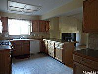 2nd image of 2783 La Crescenta Dr