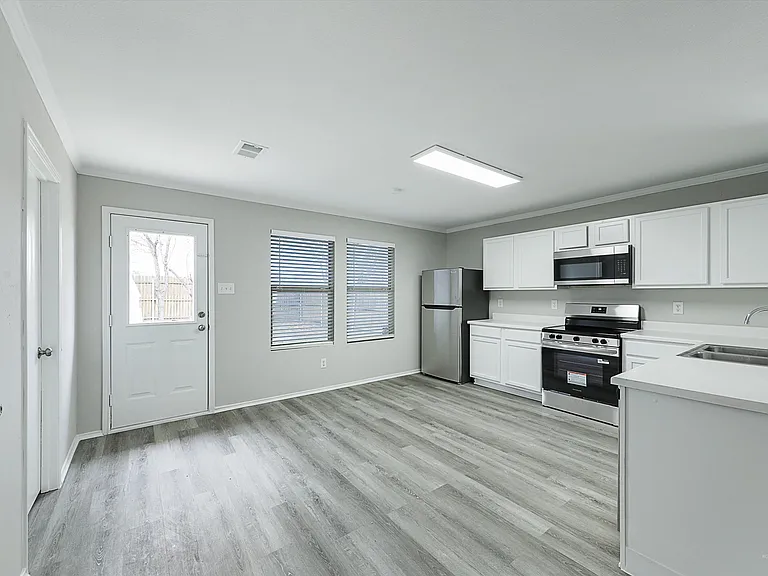 2508 Pecan Dr — Photo 5