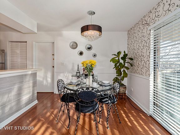 4th image of 121 E Janata Blvd APT 3B