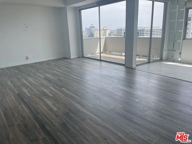 7250 Franklin Ave #702 — Photo 25