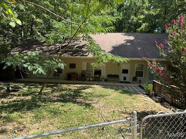 1st image of 150 Christopher Ln
