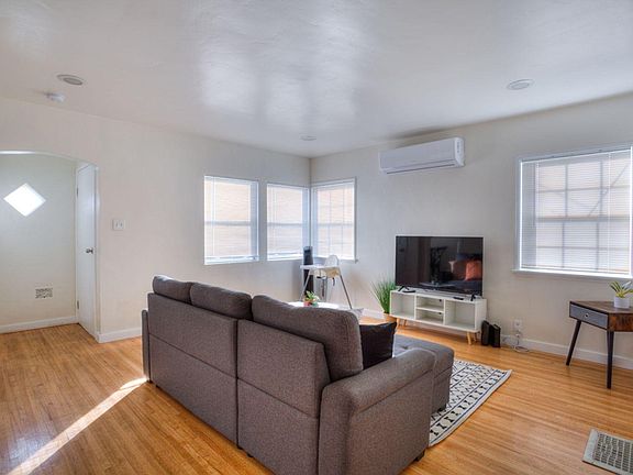 2nd image of 560 N East End Ave