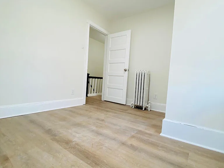 117 Wayne Ave — Photo 14