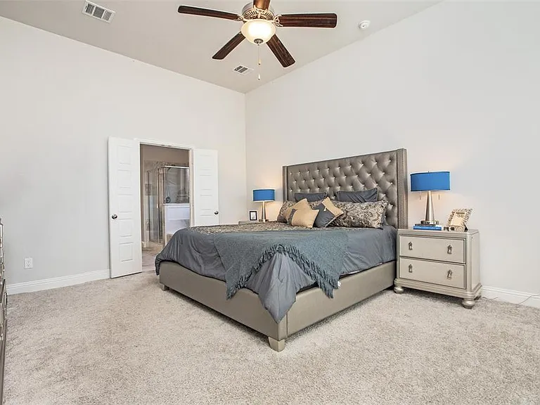 933 Slate Ln — Photo 8