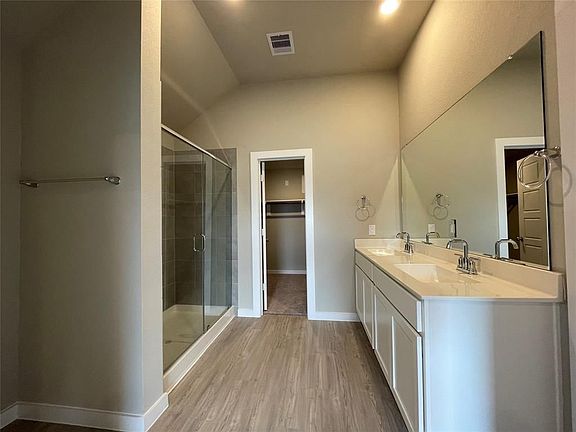 3rd image of 1016 Brighton Orchards Ln