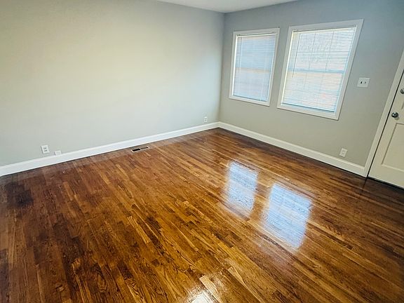 3rd image of 2648 Sunset Ave