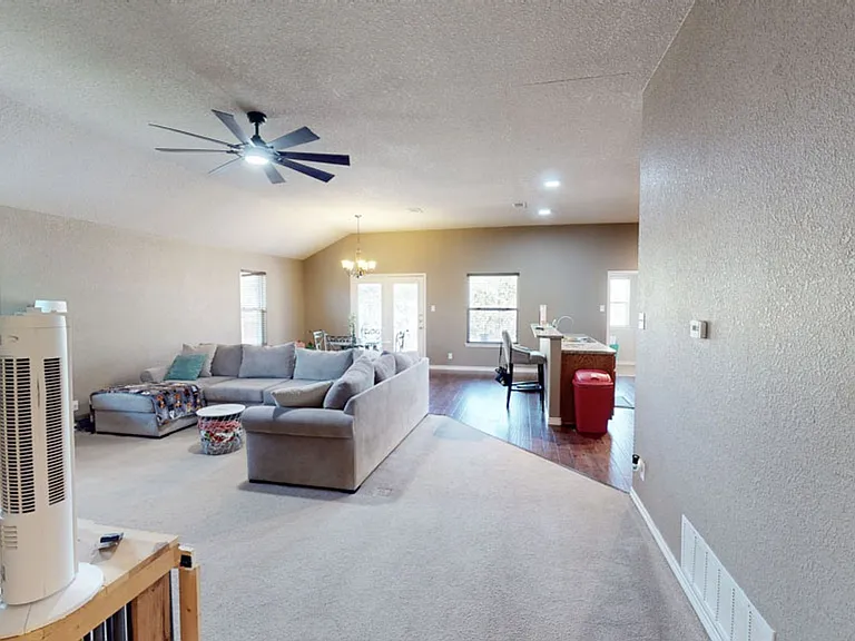 2607 Montague County Dr — Photo 4