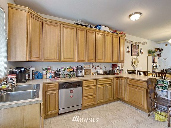 5th image of 409 419 W Pine Street