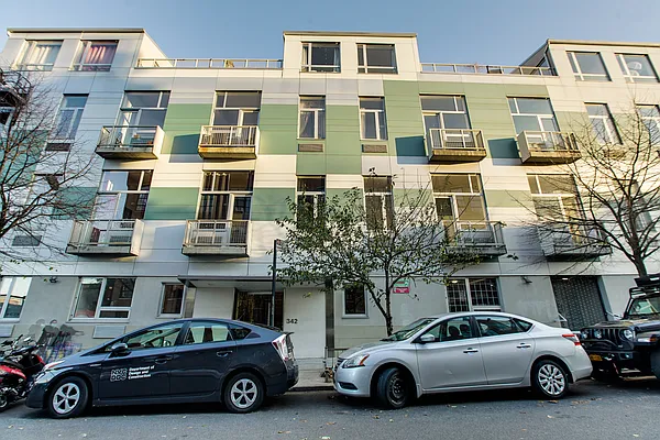 Rented by Carnegie Management Inc | media 22