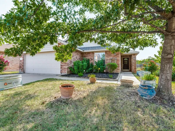 5440 Cameron Dr, Grand Prairie, TX 75052
