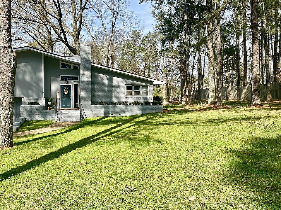 1st image of 261 Western Hills Dr