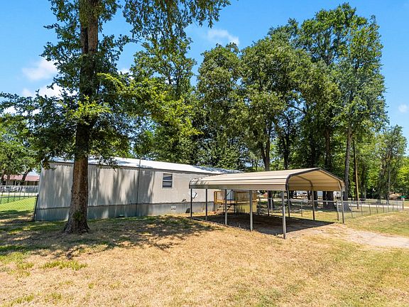 3rd image of 18297 Pine Dr