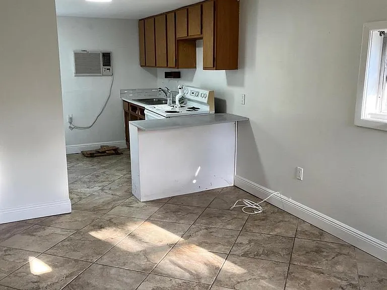 2318 SW 17th Ave #B — Photo 12