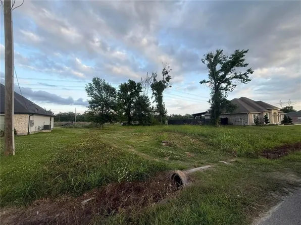 864 Evangeline Rd, La Place, LA 70068